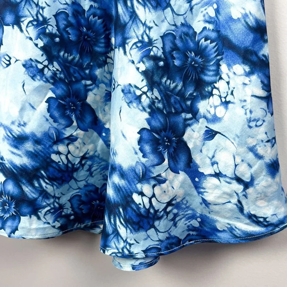 Easy Solution Women's Large Vintage 90s Blue Floral Satin Slip Dress Chemise - Picture 6 of 6